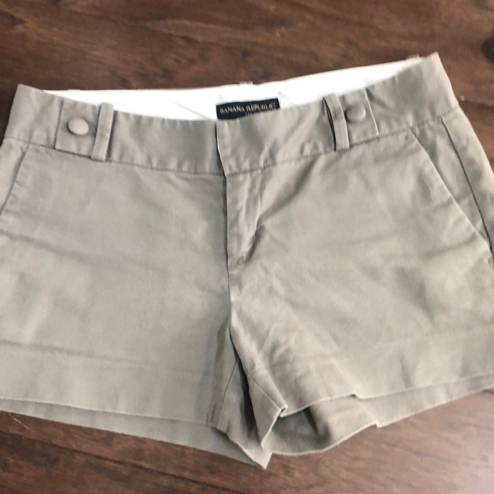 Banana republic dark taupe/gray shorts size 4